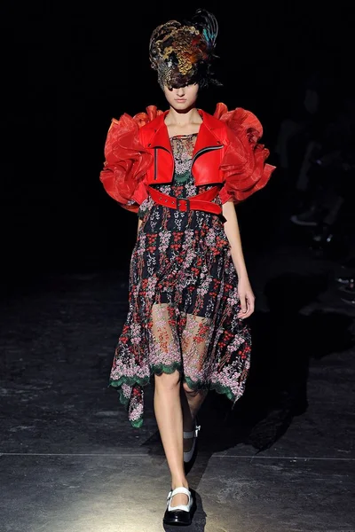 Look 11